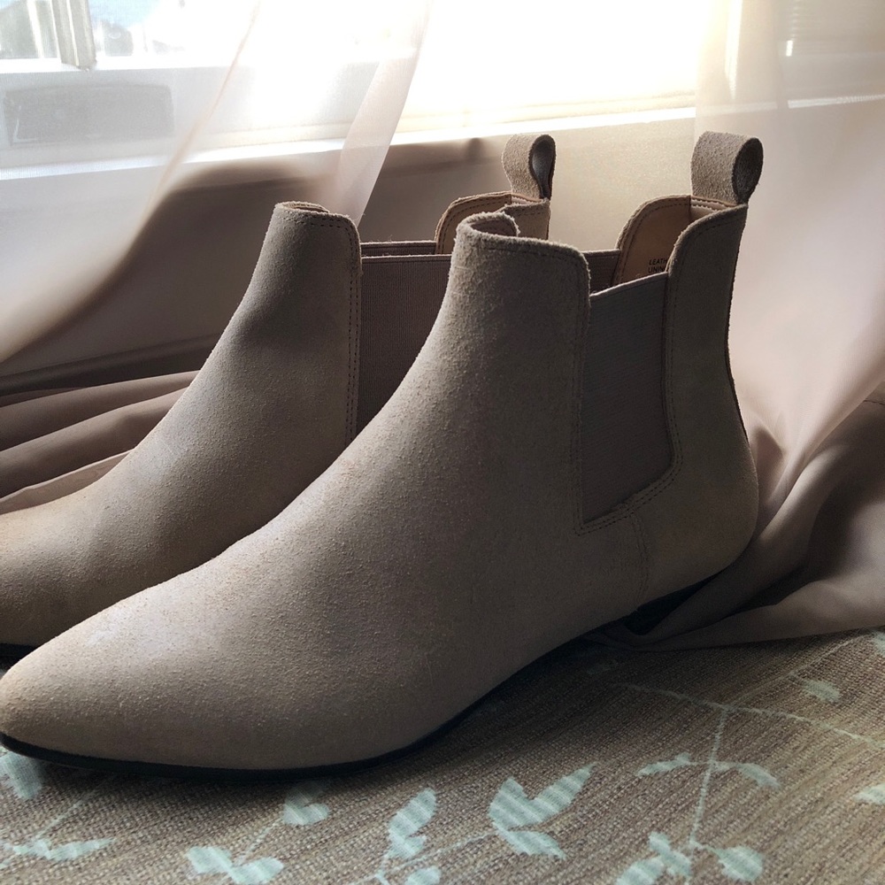 Banana Republic Women’s Boots